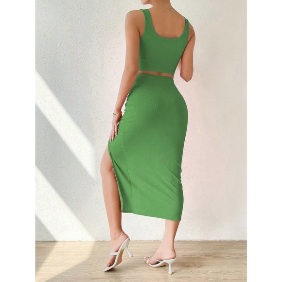 two piece set: Tank Top & Twist Front Split Thigh midi Skirt dark green - Picture 5 of 11